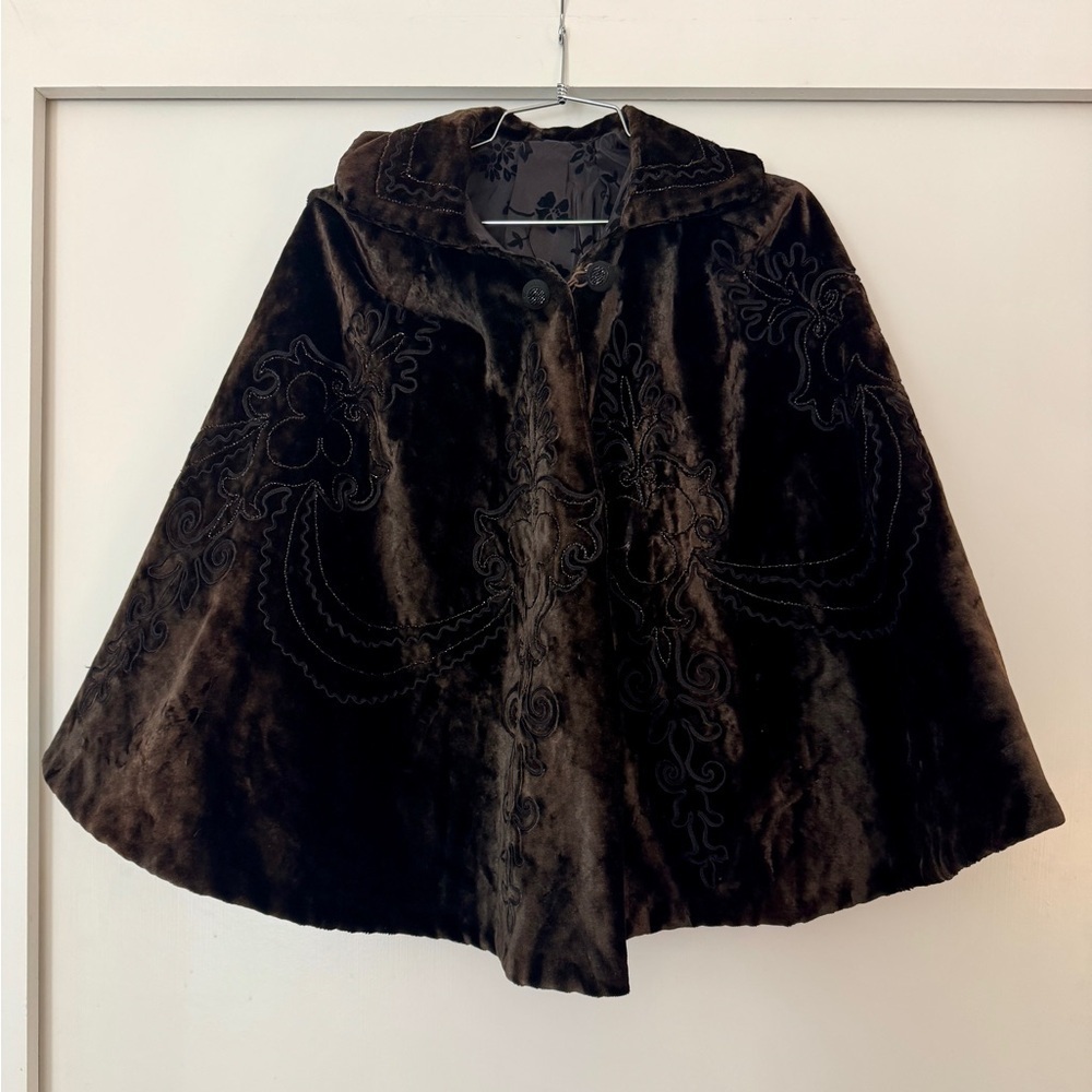 Antique Edwardian 1900s Velvet Beaded Cape Shawl Collar Opera Cloak